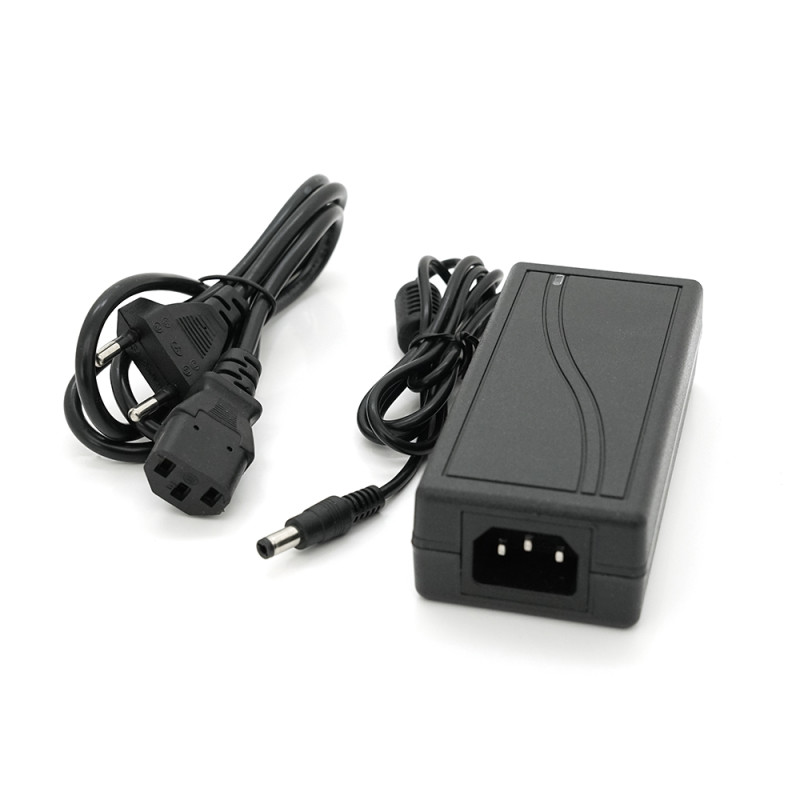 Коммутатор POE 48V с 4 портами POE 100Мбит + 2 порт Ethernet (UP-Link) 100Мбит, корпус - металл, Black, БП в комплекте, Q18