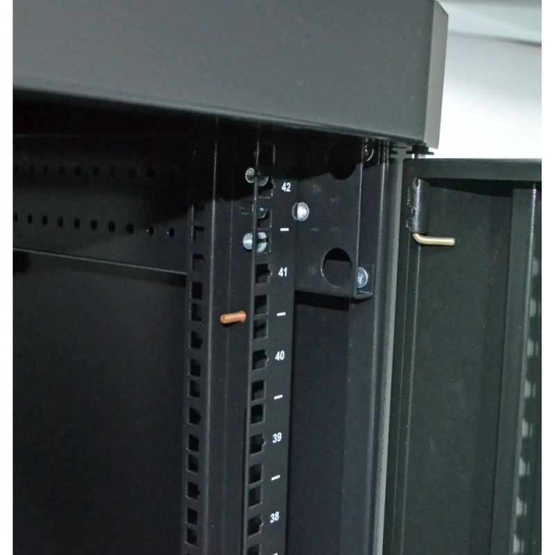 Шафа серверна CMS 42U 610 х 1055 UA-MGSE42610MPB посилена з перфорованими дверима для мережевого обладнання-